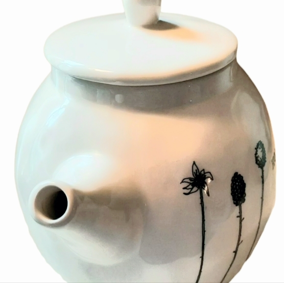 RARE Vintage Rae Dunn HOME Tea Pot - Magenta "M" Exclusive  STAMP - Beautiful - Picture 2 of 6